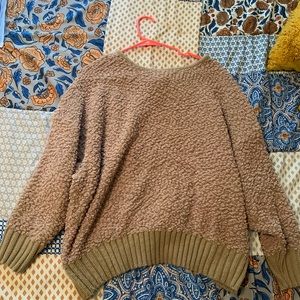 Cozy sweater, great condition!